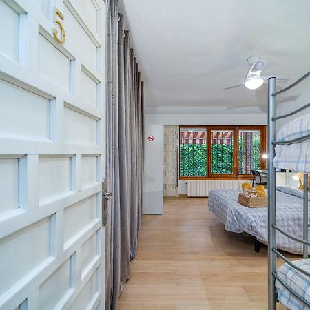 P Casacafe Madrid Calle Carlos Dubois 3 Экстерьер фото