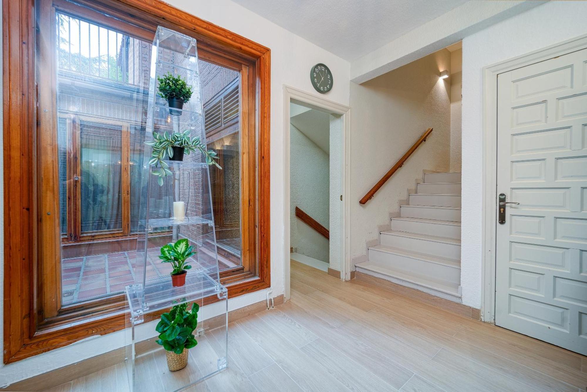 P Casacafe Madrid Calle Carlos Dubois 3 Экстерьер фото