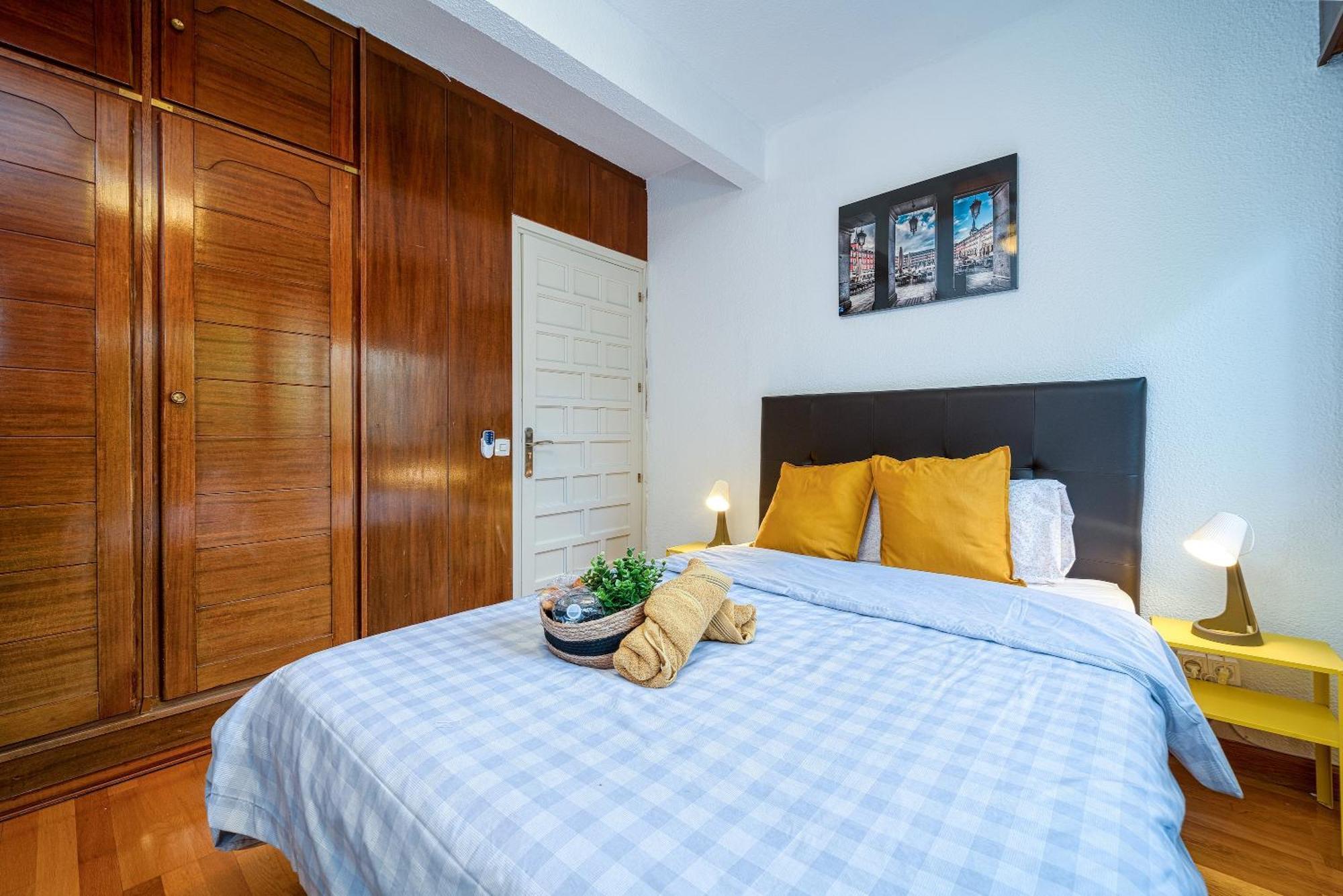 P Casacafe Madrid Calle Carlos Dubois 3 Экстерьер фото
