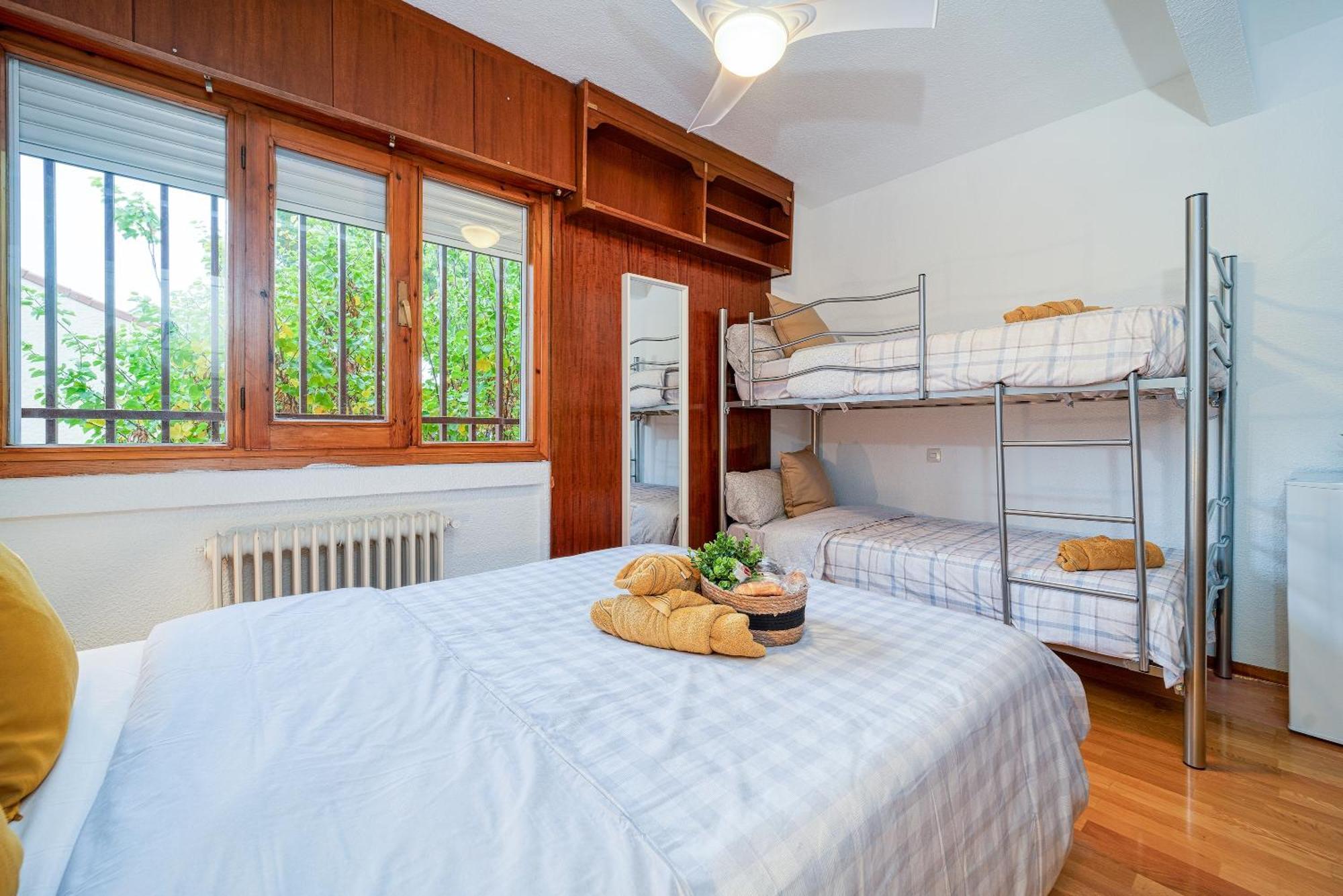 P Casacafe Madrid Calle Carlos Dubois 3 Экстерьер фото