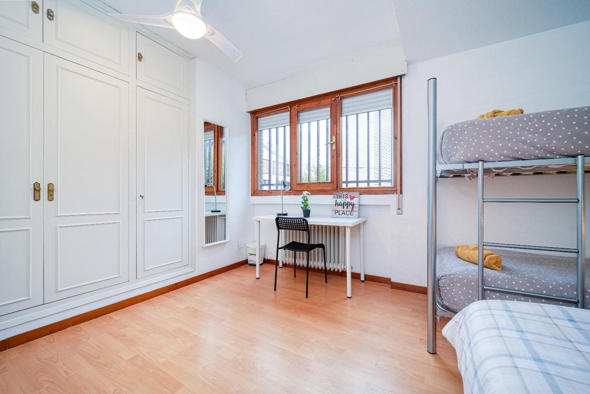 P Casacafe Madrid Calle Carlos Dubois 3 Экстерьер фото