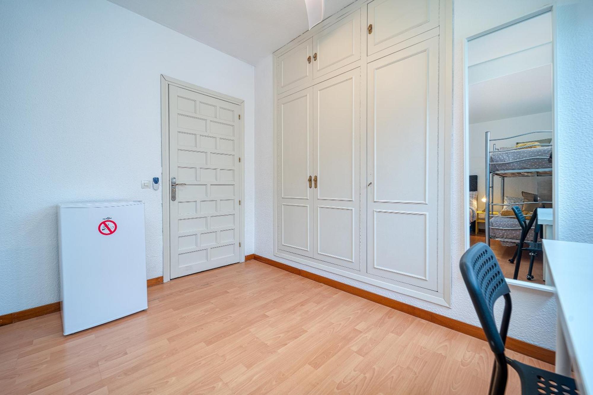 P Casacafe Madrid Calle Carlos Dubois 3 Экстерьер фото