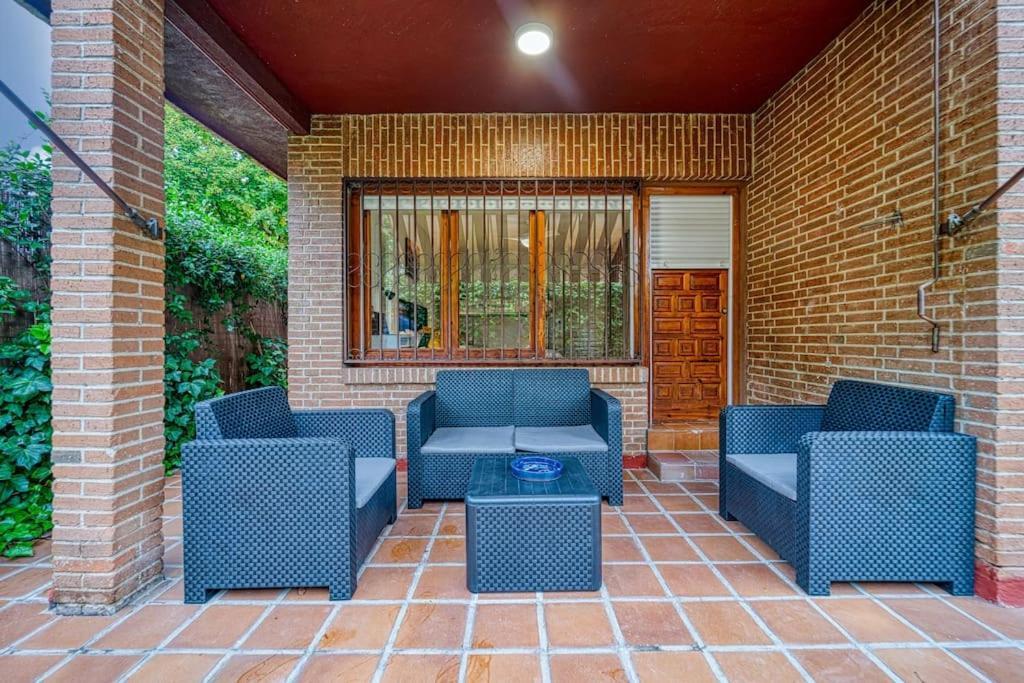 P Casacafe Madrid Calle Carlos Dubois 3 Экстерьер фото