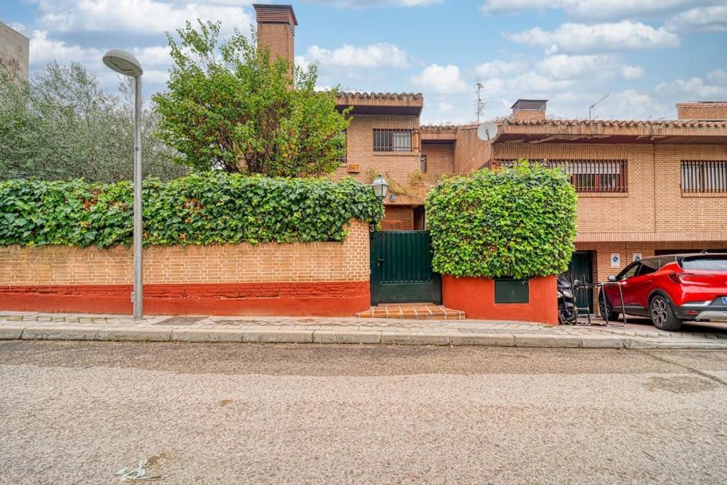 P Casacafe Madrid Calle Carlos Dubois 3 Экстерьер фото