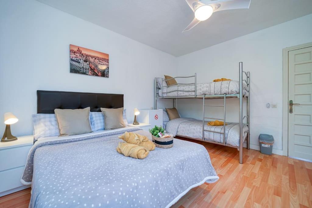 P Casacafe Madrid Calle Carlos Dubois 3 Экстерьер фото